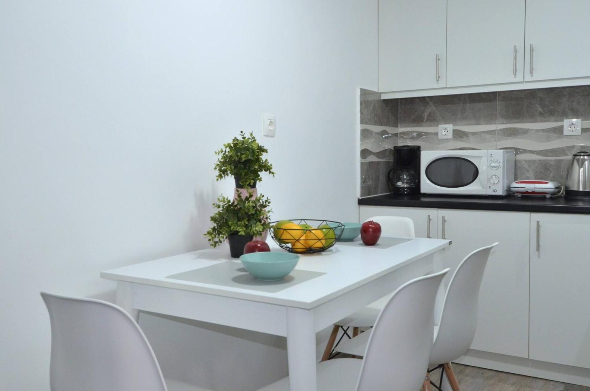 A Spacious Minimal Apatment At Chalandri Athens Exterior photo