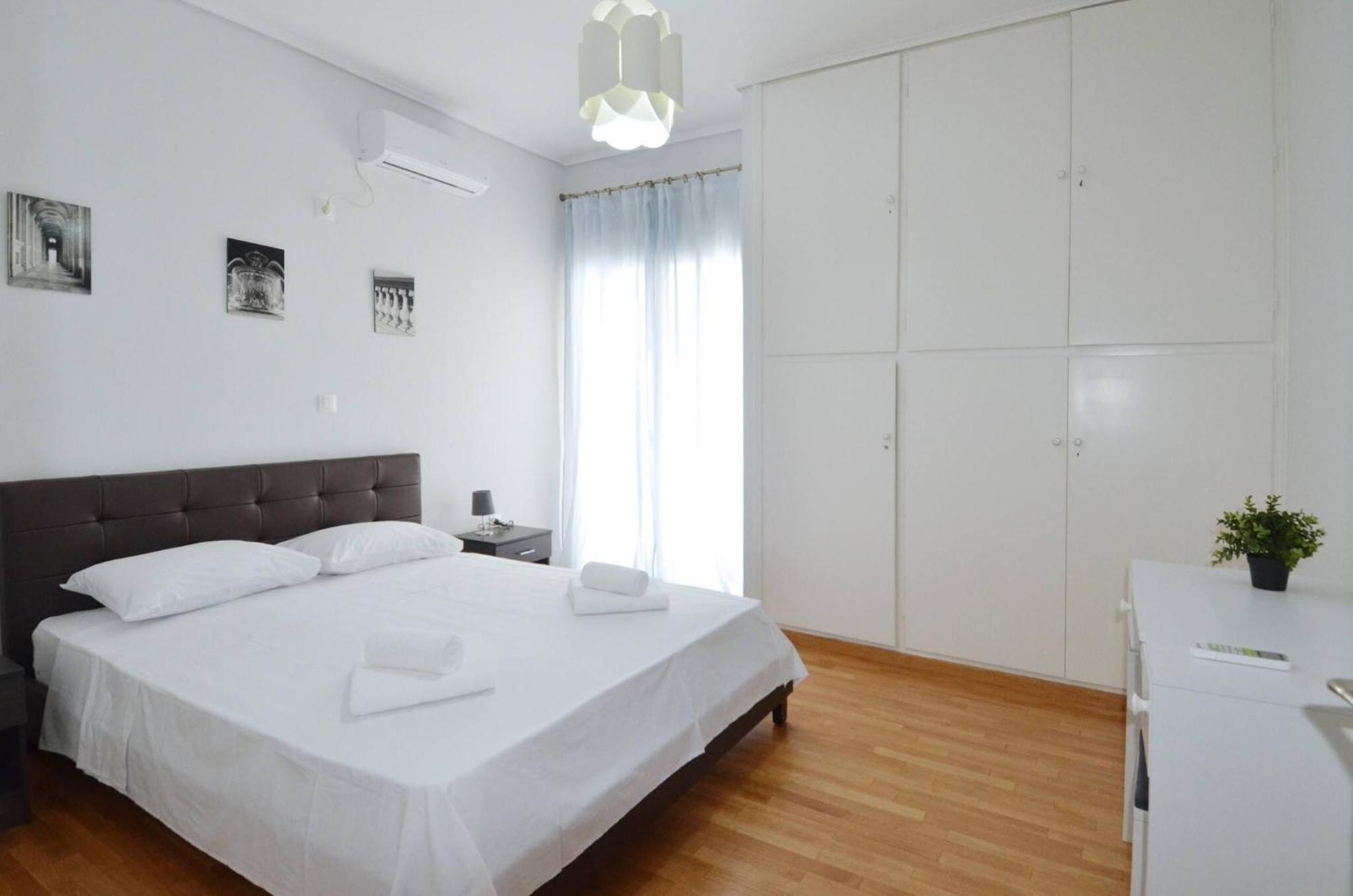 A Spacious Minimal Apatment At Chalandri Athens Exterior photo